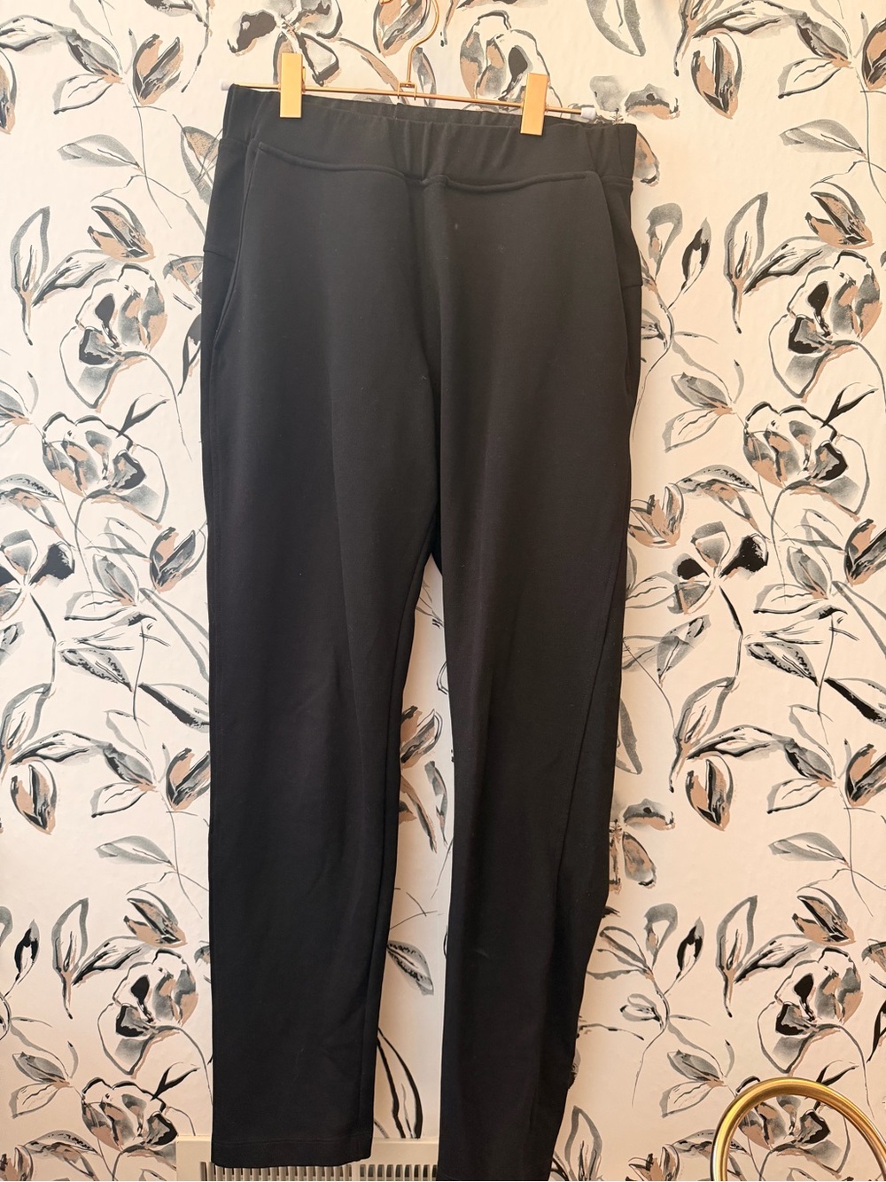 Black Ankle-Length Women’s Pants